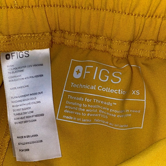 Figs XA ZAMORA & Rafaela Top - Picture 2 of 5